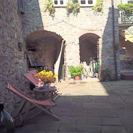 Corte Paganini * Riccò del Golfo di Spezia