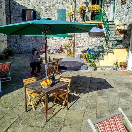 Corte Paganini * Riccò del Golfo di Spezia